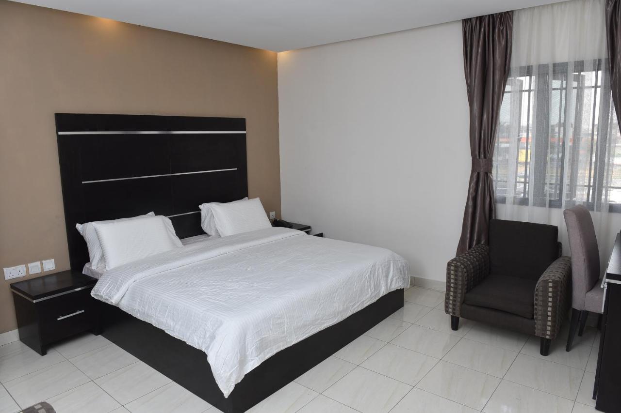 Urban Metro Inn Лагос Экстерьер фото